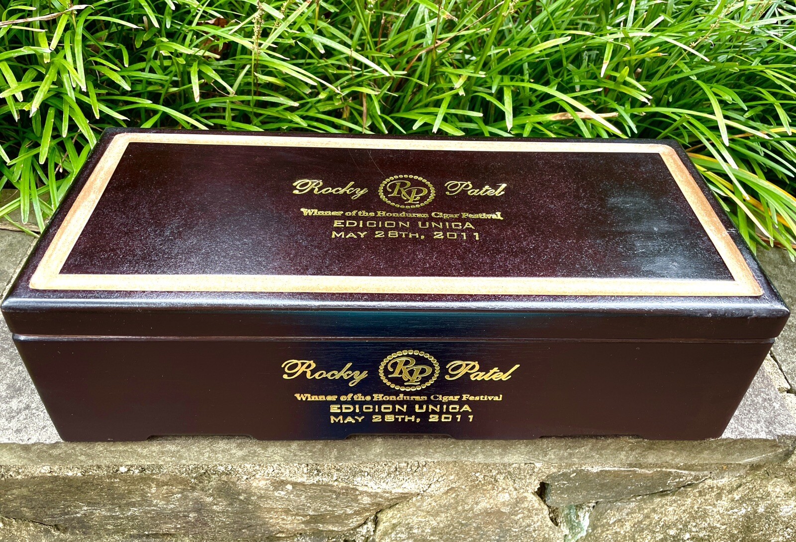 Rocky Patel Edicion Unica Cigar Chest Humidor, Solid Wood, 100 Cigar Capacity
