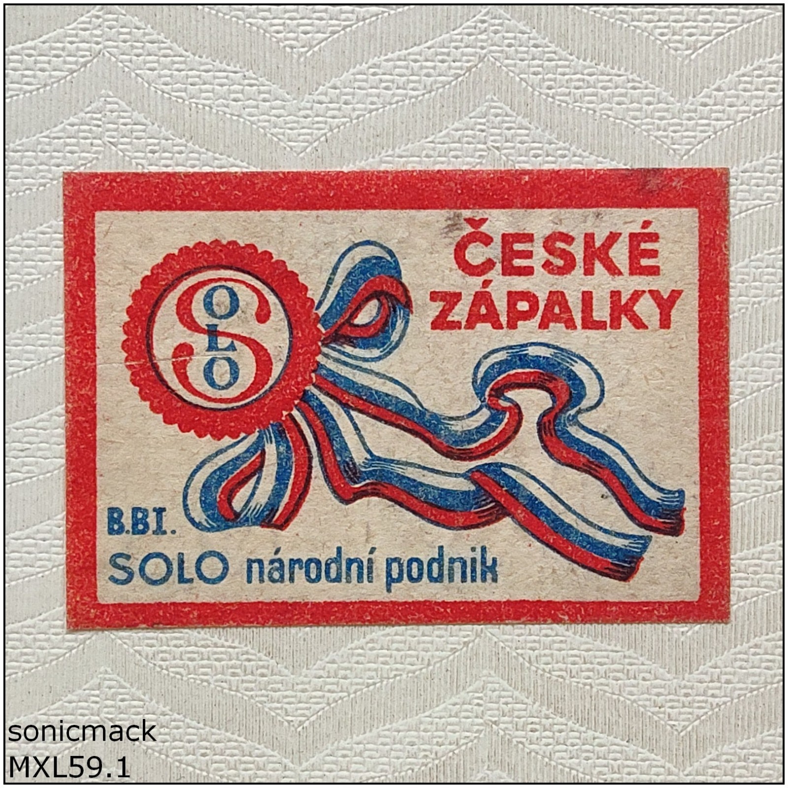 Solo Czechoslovakia Matchbox Label (MXL59)