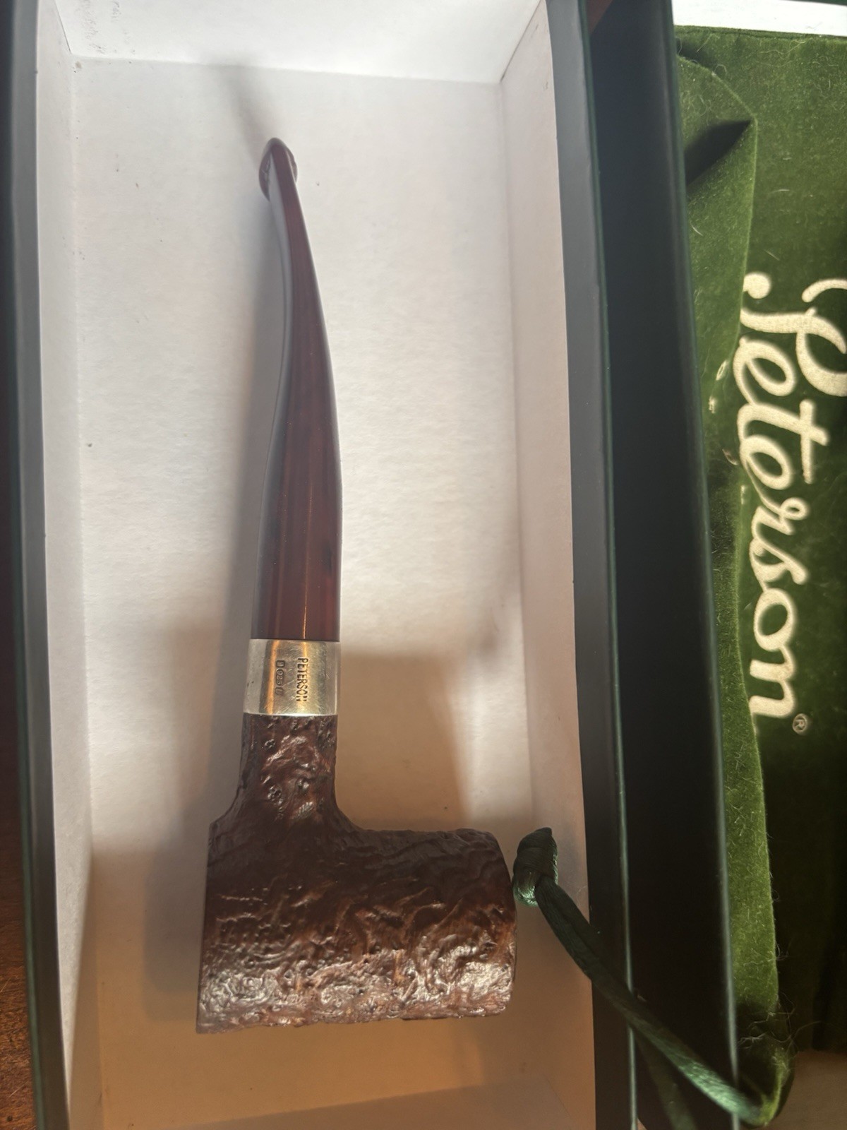 Peterson Irish Harp Pipe Sandblasted (701) Estate Pipe