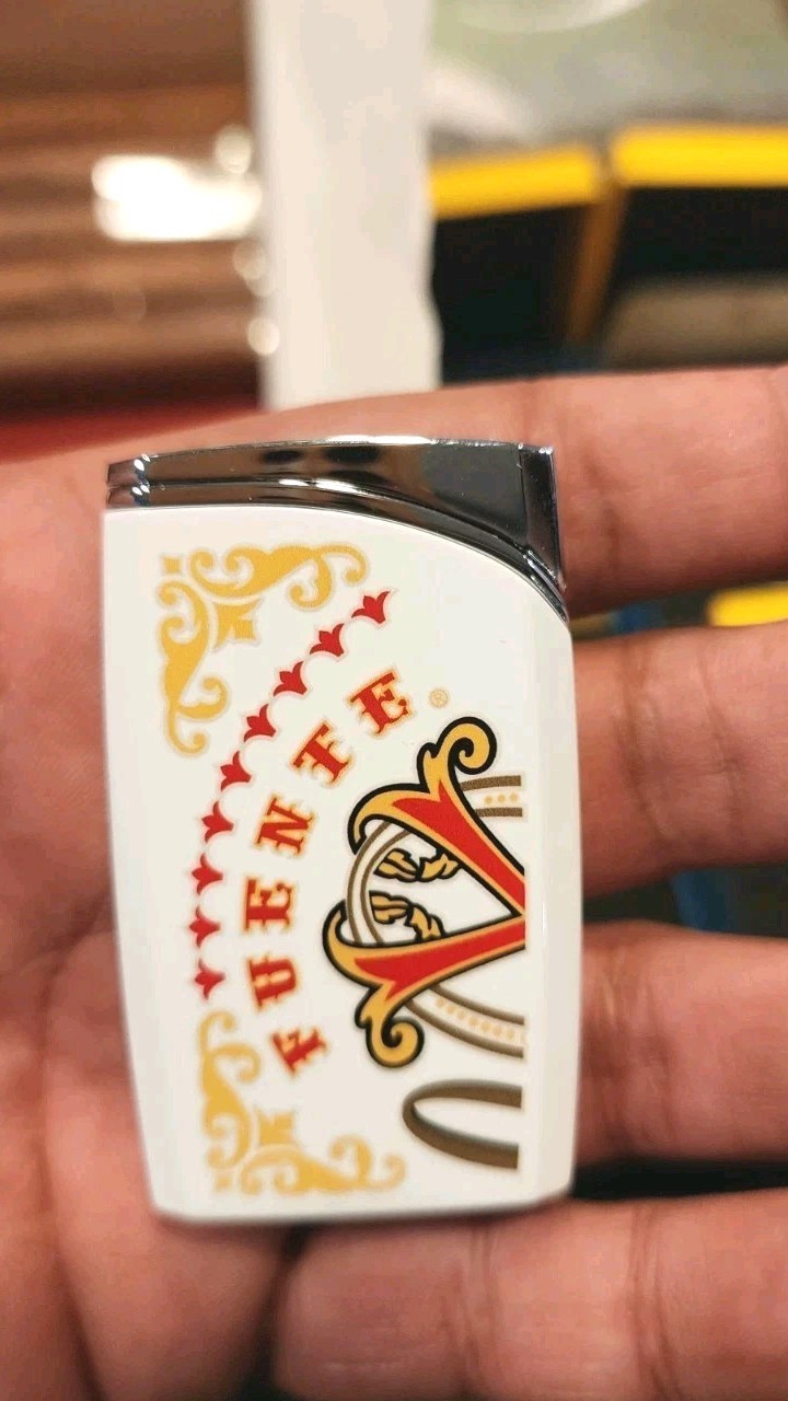 Opus X Society Arturo Fuente White Series Jet Flame Lighter And Matching Cutter