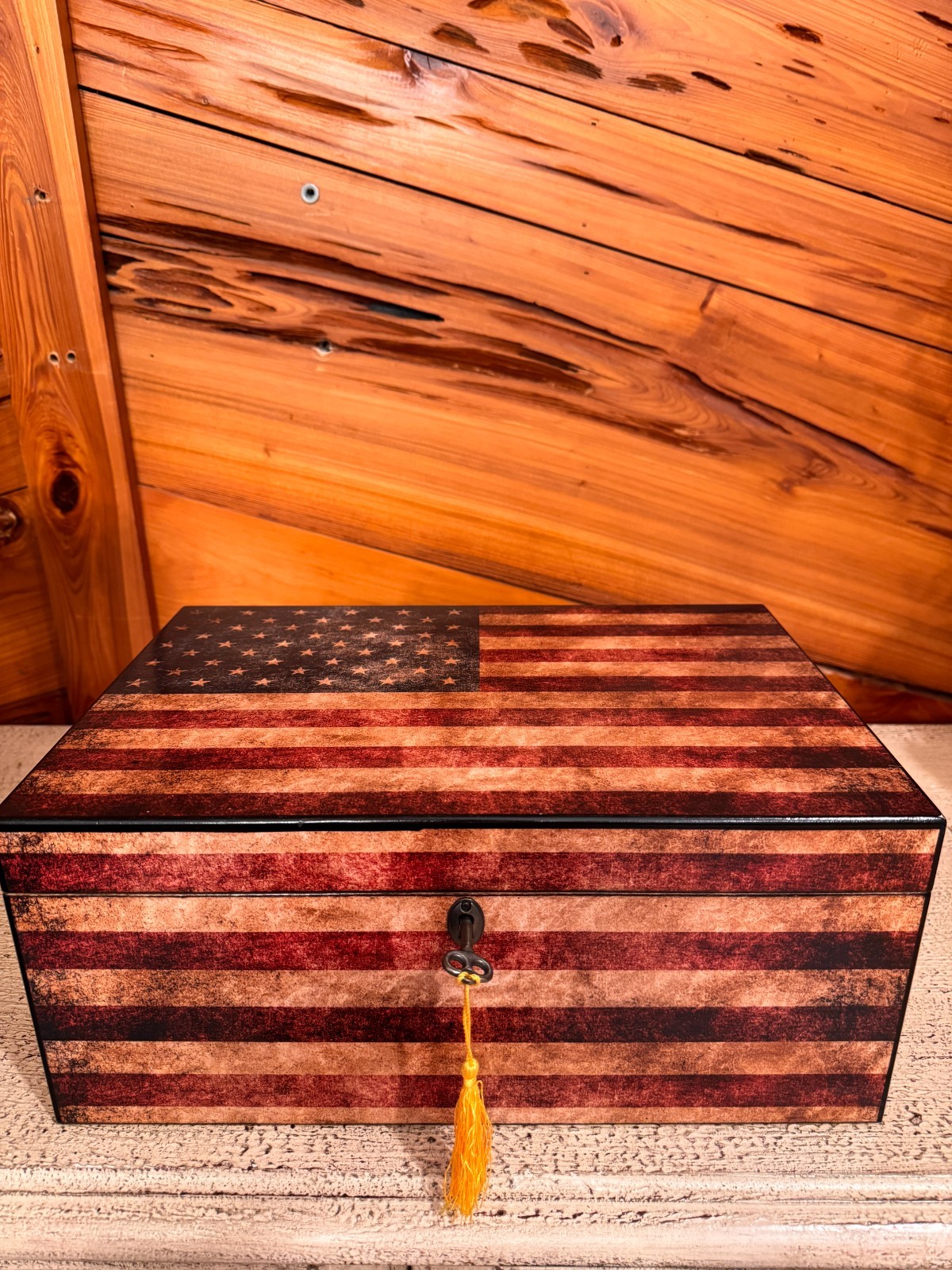 Humidor Supreme Old Glory Humidor with Weathered American Flag Design | Deskt…