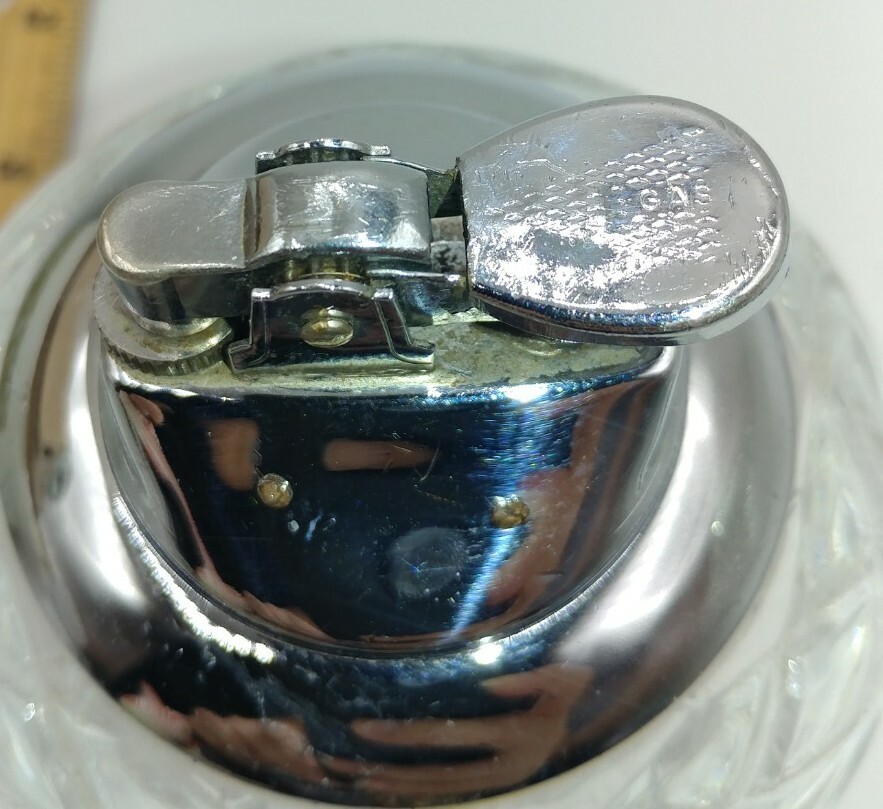 Vtg Clear Crystal Cut Glass Table Top Lighter Chrome Cigarette Tabaco 4.5″ Japan