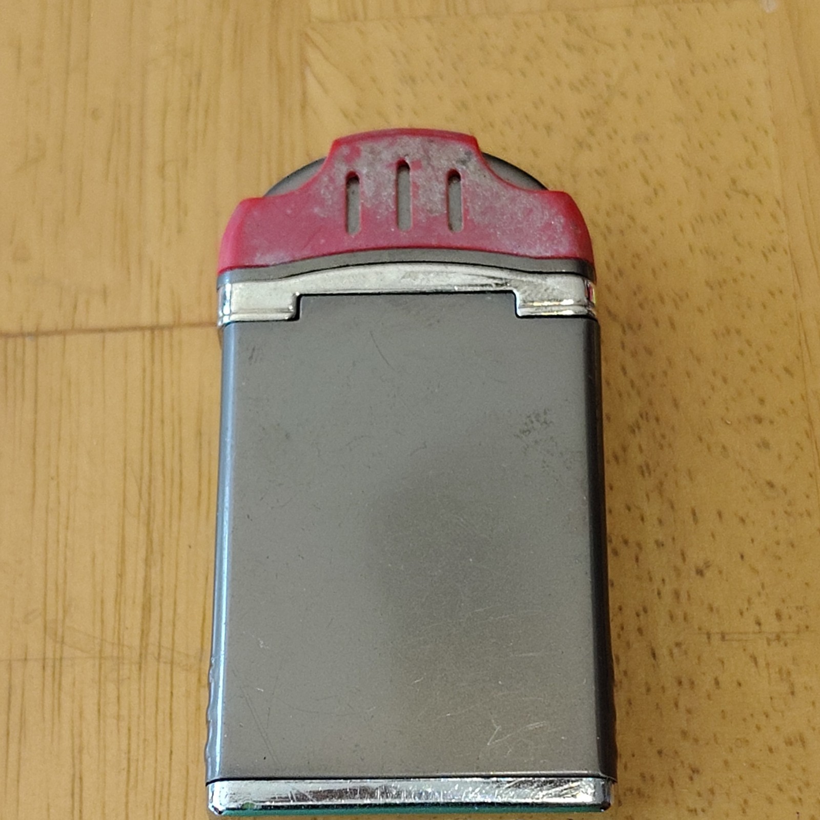 Collectible Novelty Lighter with Jukebox Design, Silver Red Green Decorative