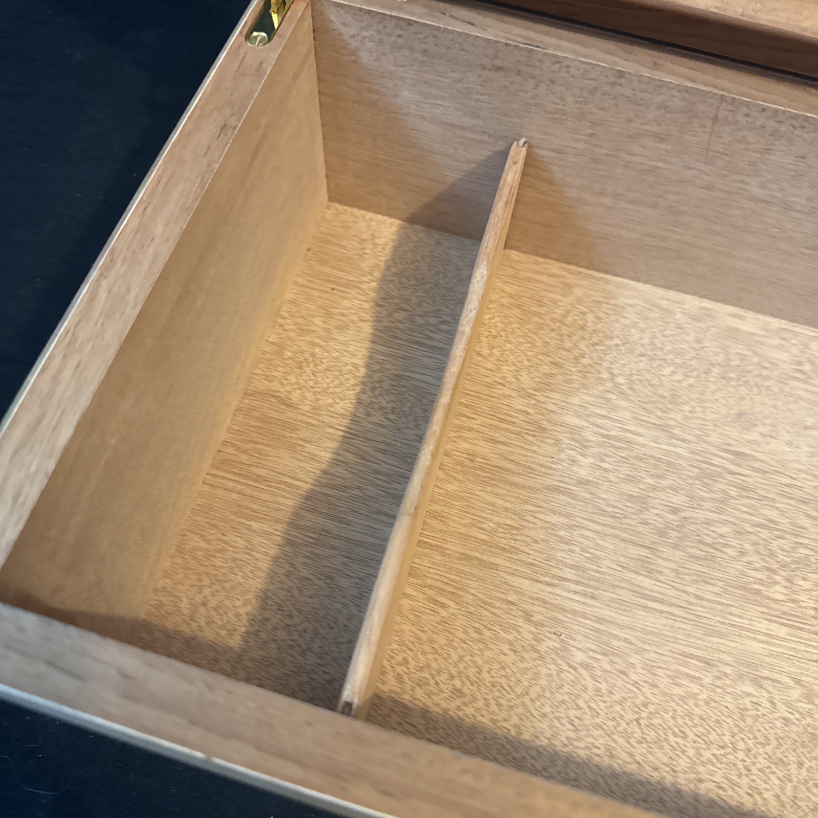 CUERVO Y SOBRINOS Rare Luxury Bird’s Eye Maple Wood Humidor Box