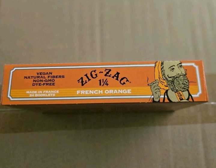 Zig-Zag Rolling Papers – 1 1/4 French Orange – 24 Booklets with 32 Papers each