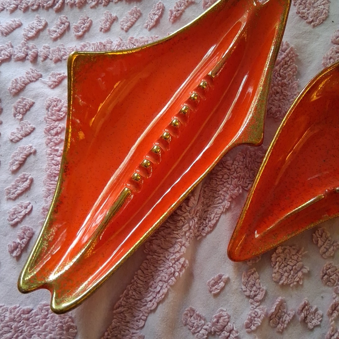 MCM Ashtray Atomic Orange Gold Boomerang California Originals 375 USA 600m Boat
