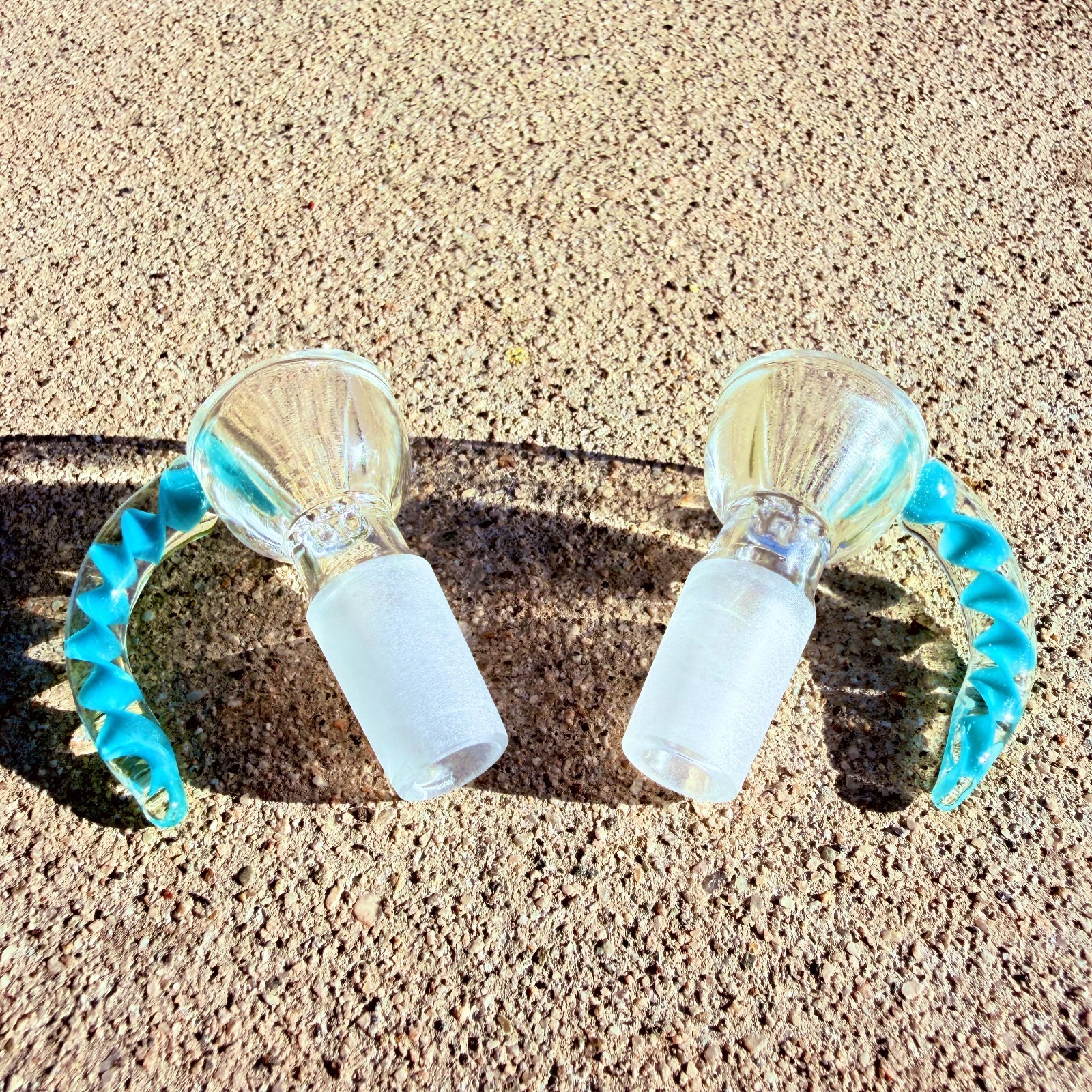 2Pcs Premium 14mm Light Blue Horn Bowl Holder Thick Glass Built-in screen