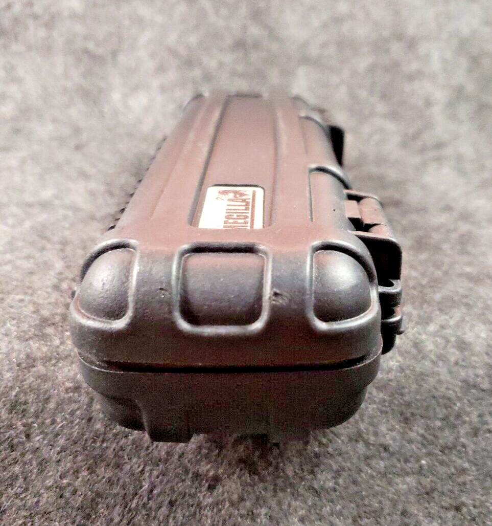 Megilla 2-ct Travel Humidor Excellent ……….. ………………..(C7B4)