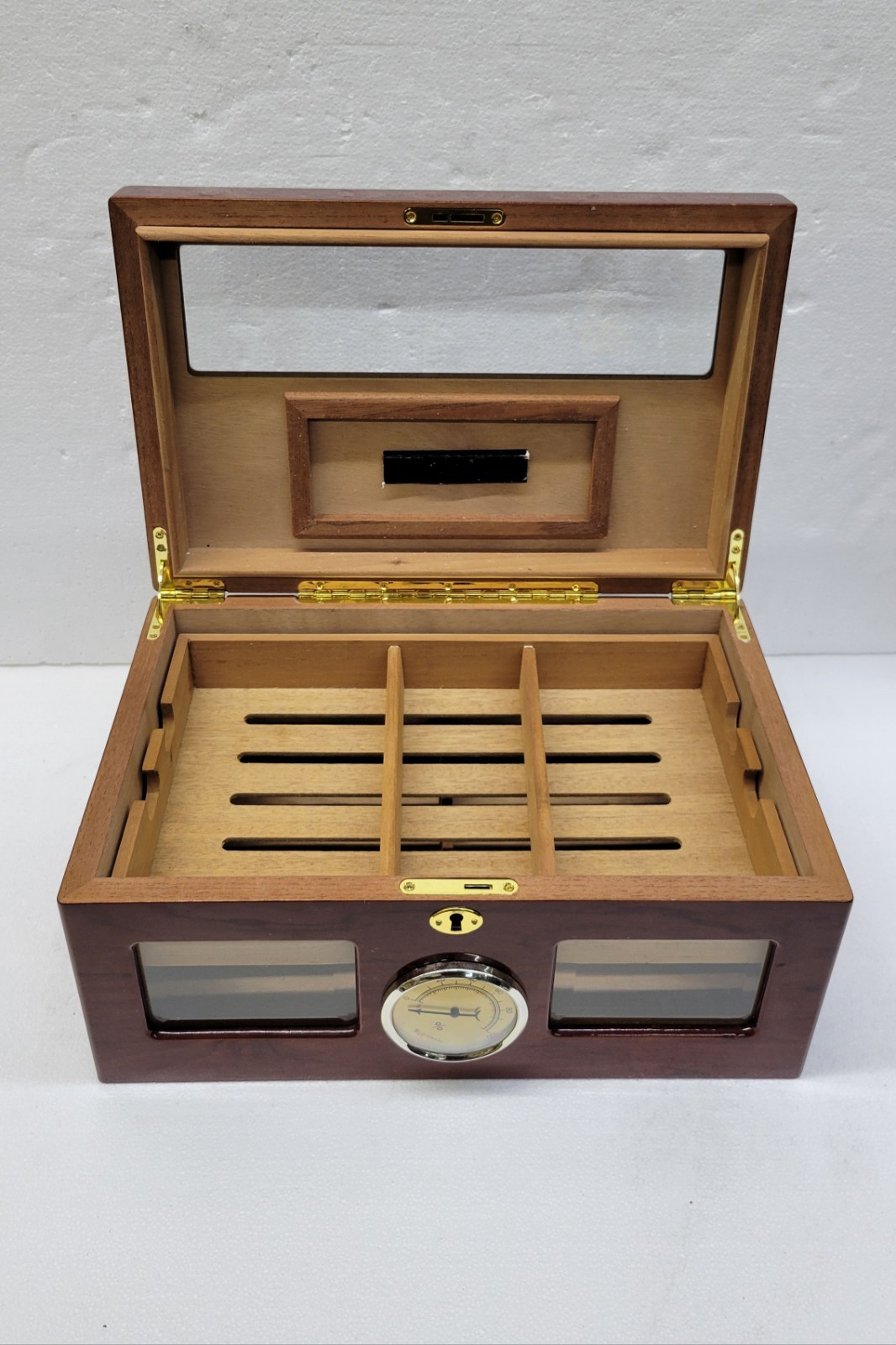 High-Gloss Cherrywood, Cedar Lining, Glass Top Cigar Humidor For 120 Cigars