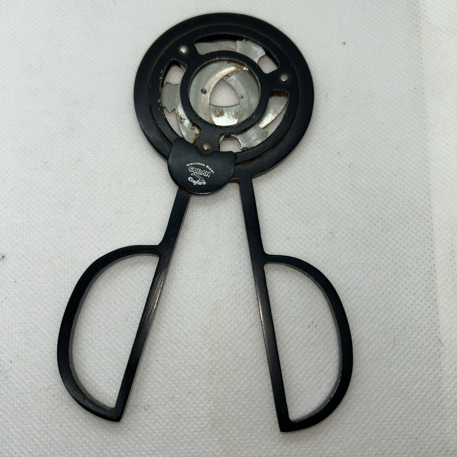 Unique Round Cigar Cutter