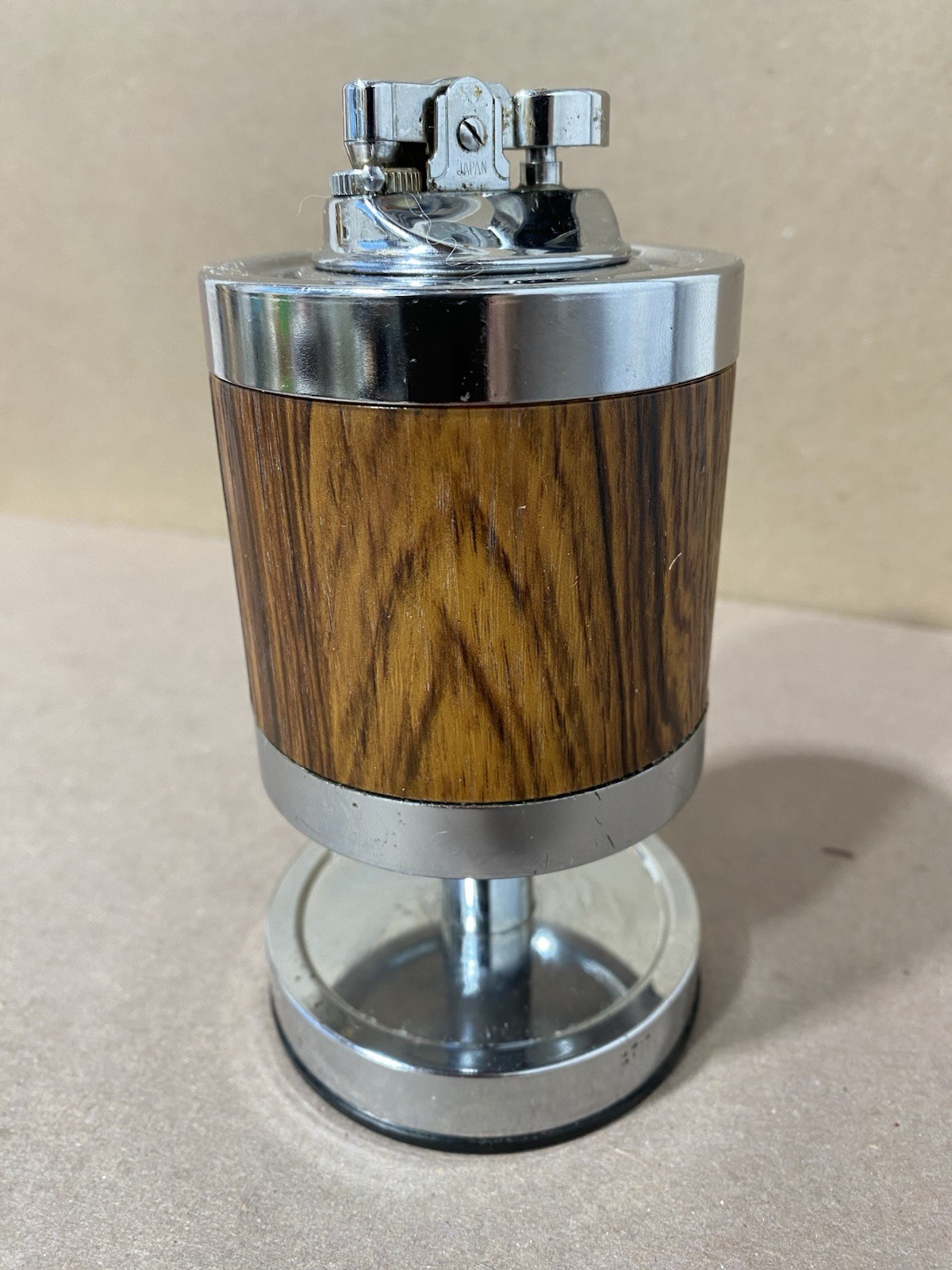 Mad Men Retro 60’s Butane Pedestal Lighter Made In Japan 5 Inches Tall Chrome