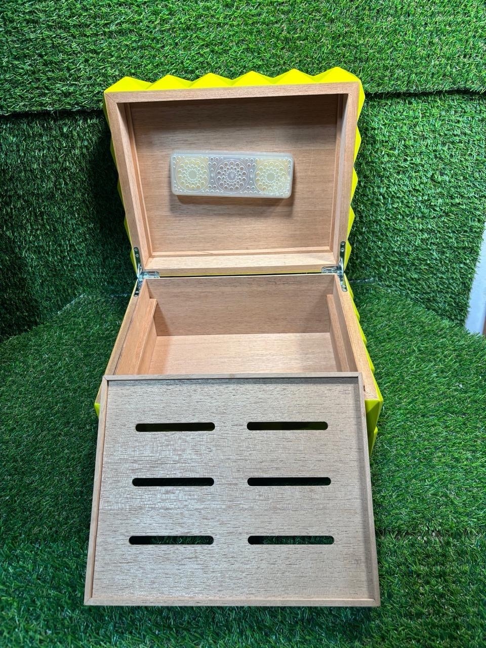 Colibri STYLE Quasar STYLE Humidor 40-45 Cigars Green 3D Look Artsy Modern