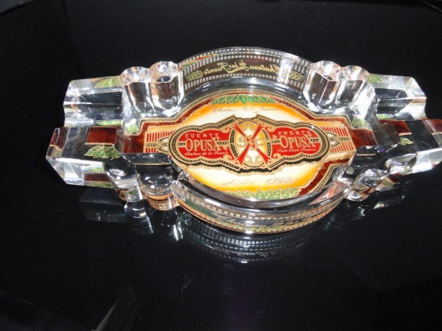 Arturo Fuente OpusX Crystal Ashtray Measures 10″ L x 6″ W x 1.25″ H