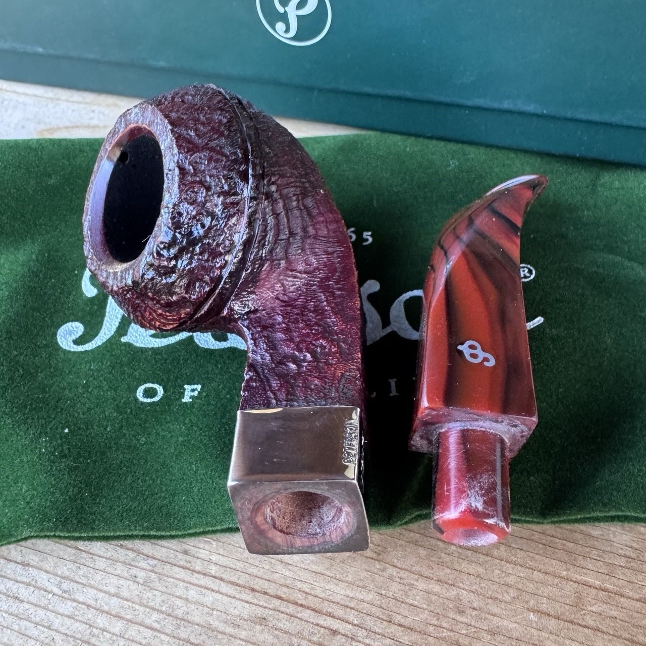 Peterson Irish Harp Sandblasted Bent Bulldog (80s) Tobacco Pipe – NEW