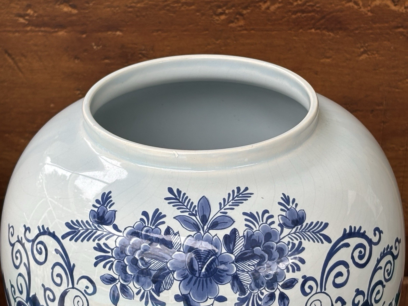 LG. DELFT MARYLAND TOBACCO JAR For COLONIAL WILLIAMSBURG RESTORATION (No Lid)