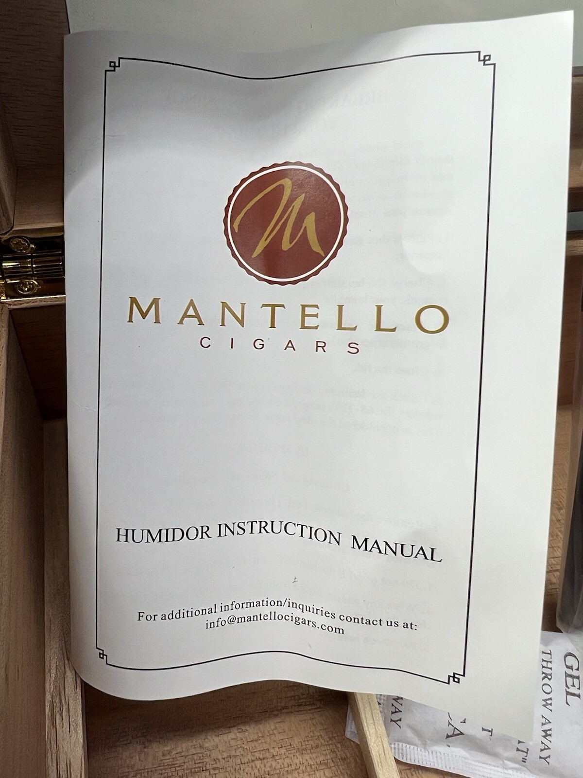 Mantello Cigars Humidor Royal Glass-Top Cigar Box for Up To 50 Cigars