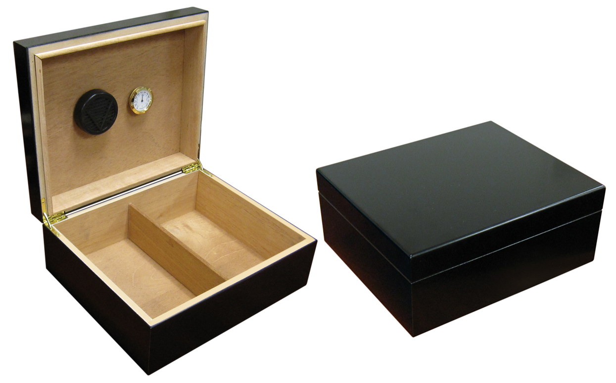 CHALET Cigar HUMIDOR Black – holds 25-50 Cigars