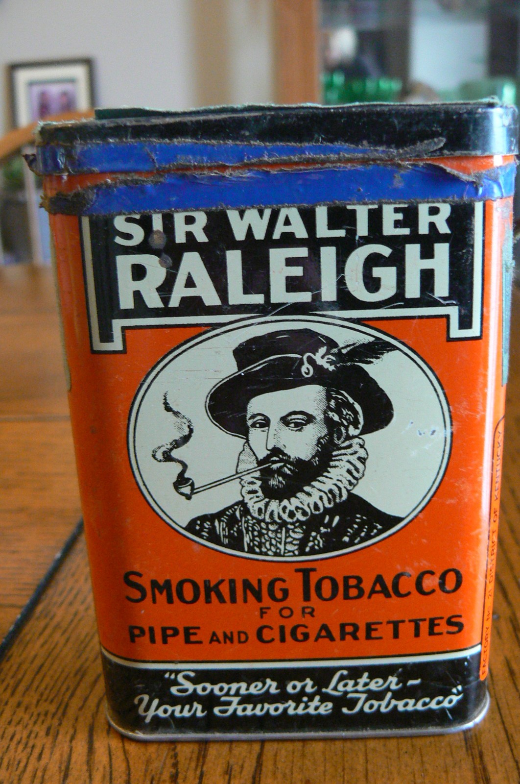 Vintage Sir Walter Raleigh Tobacco Tin Tax Stamp Hinged Lid FREE US SHIP