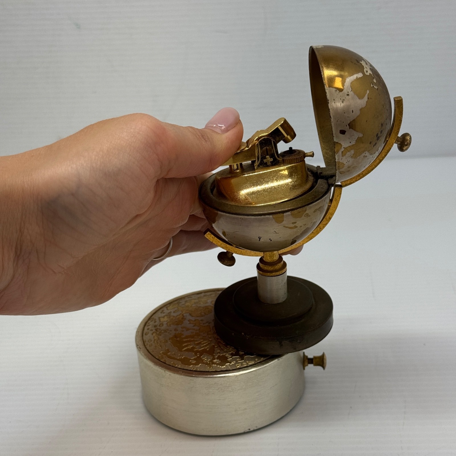 Spinning Music Box Globe Lighter by Windmill