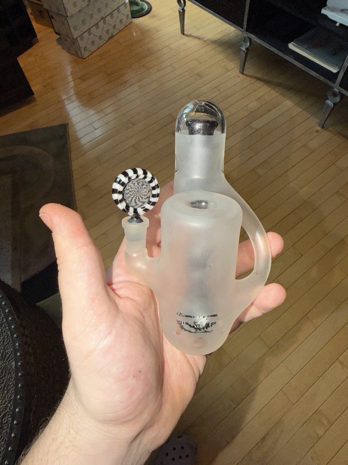 Goldman Glass Ash Catcher – Frosted + Black And White Worked