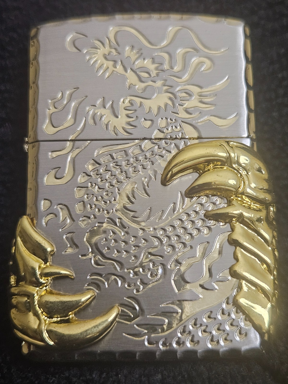 LIMITED EDITION “Gold Dragon Wrap” Zippo 2010 – 858/1000 designed in Japan- USED