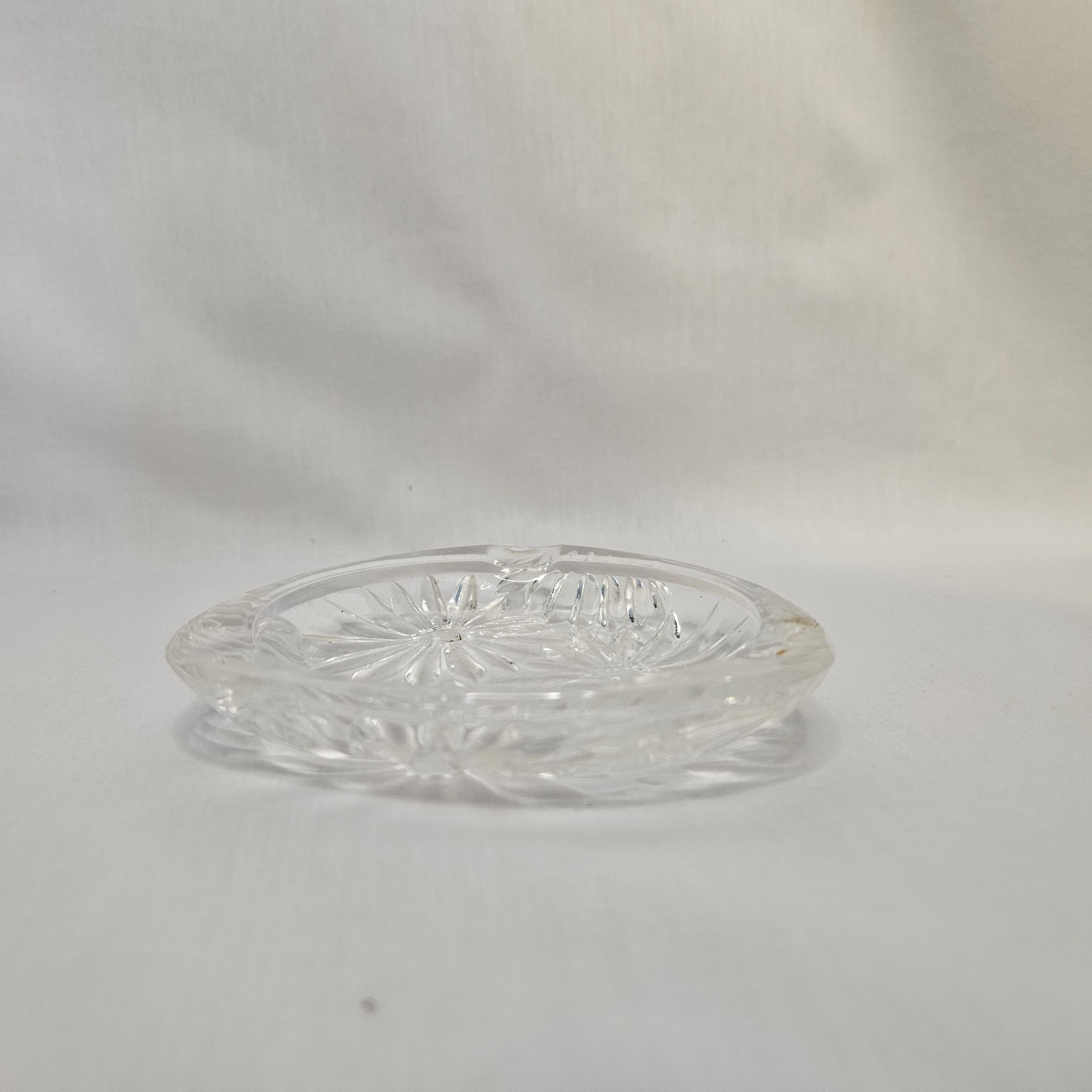 Vintage Daisy Flower Small Clear Glass Ashtray 4″ Pressed Glass Triangular