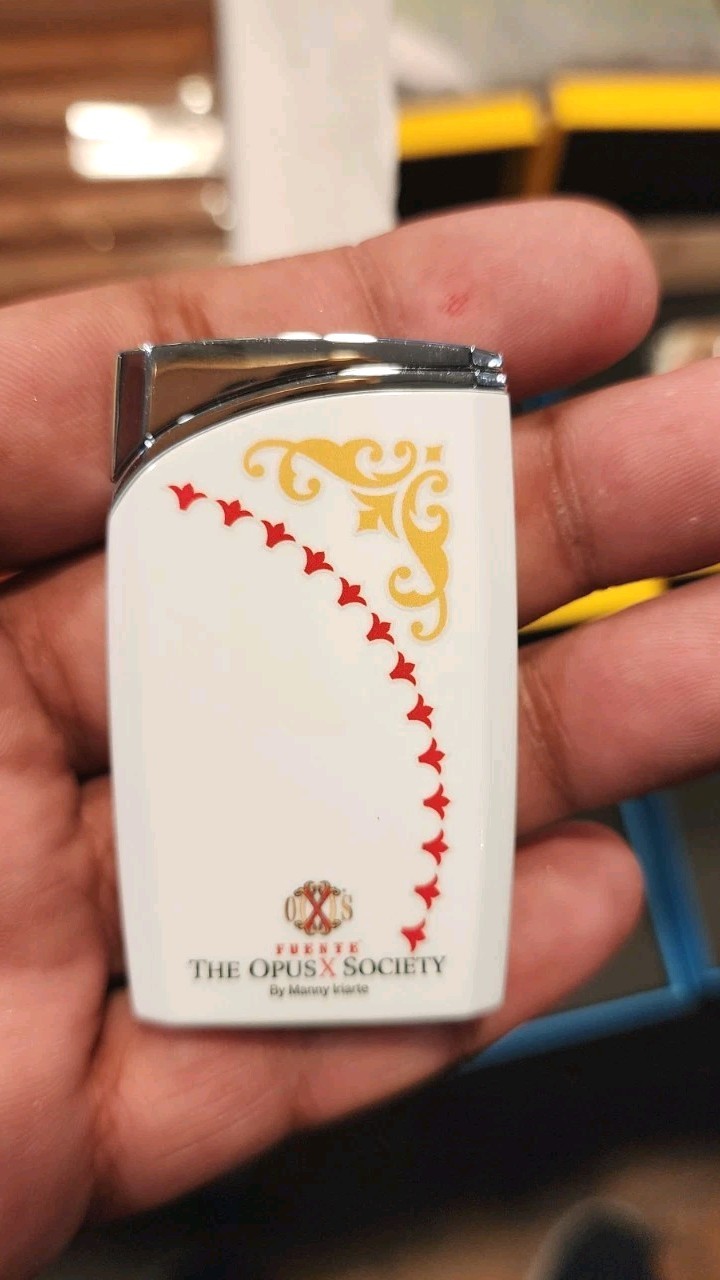 Opus X Society Arturo Fuente White Series Jet Flame Lighter And Matching Cutter