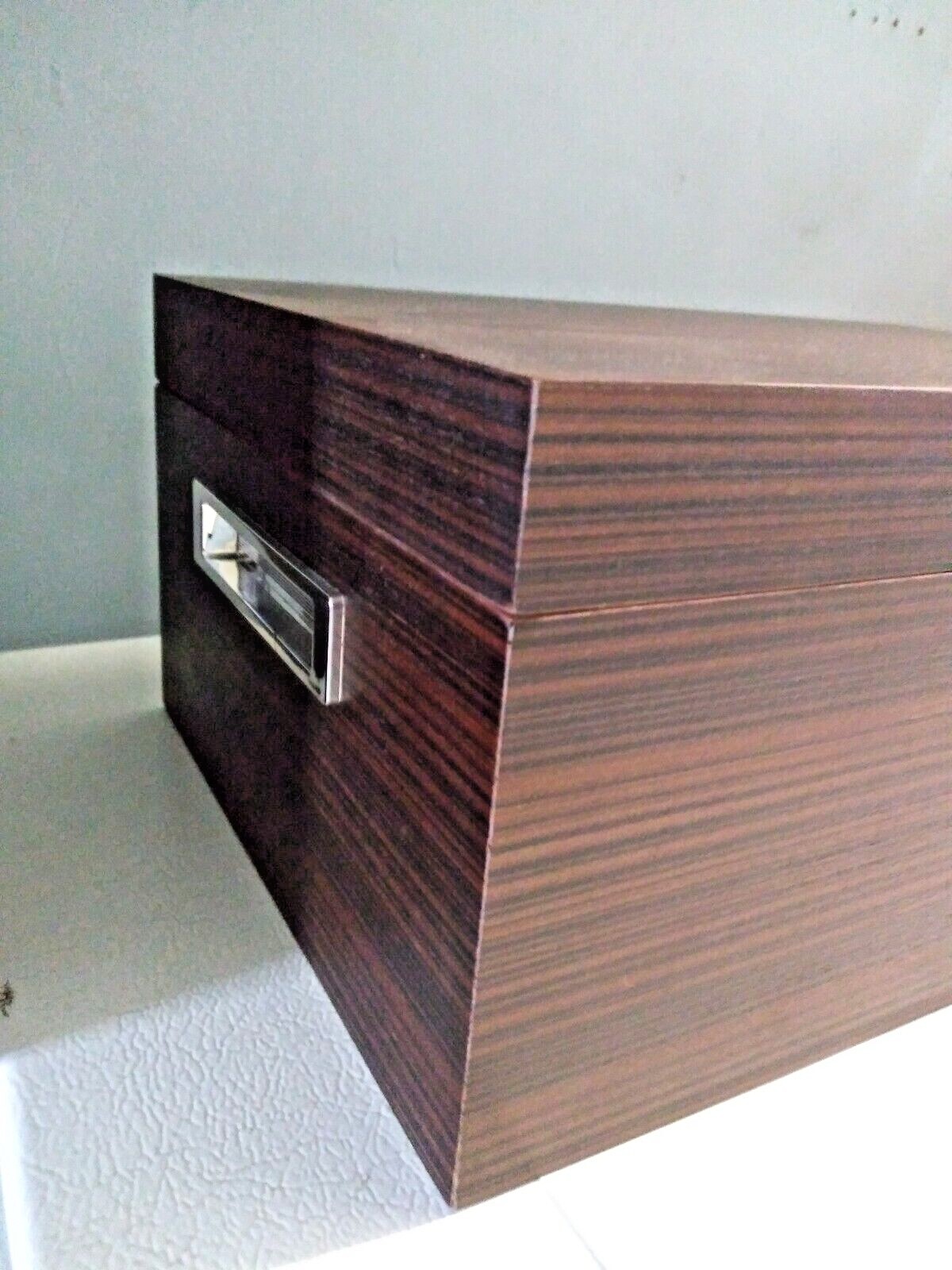 The Rockefeller Cigar Humidor Holds130 Cigars W/Display