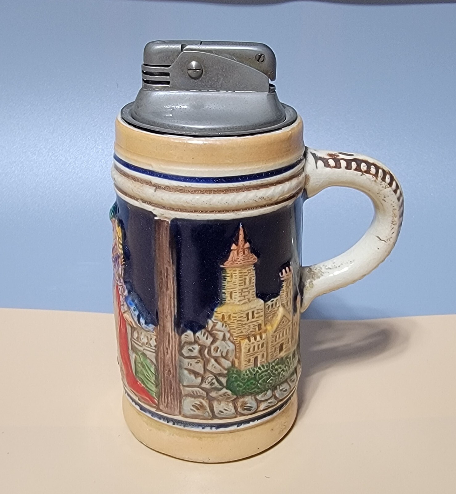 Vintage Augusta Lunder German Beer Stein Table Lighter 4.6″ Tall. COLLECTIBLE