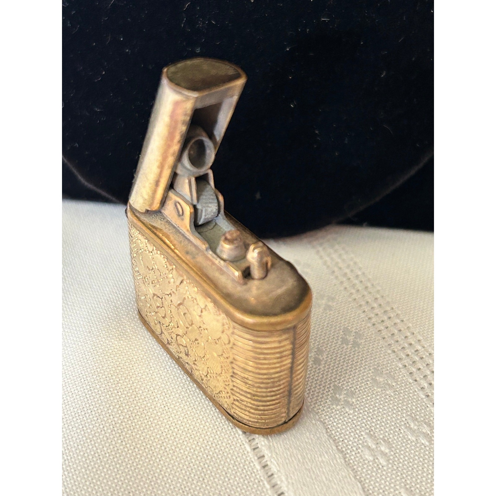 Vintage 1930s Regeliter Automatic Lighter Floral Engraved Gold Tone Germany