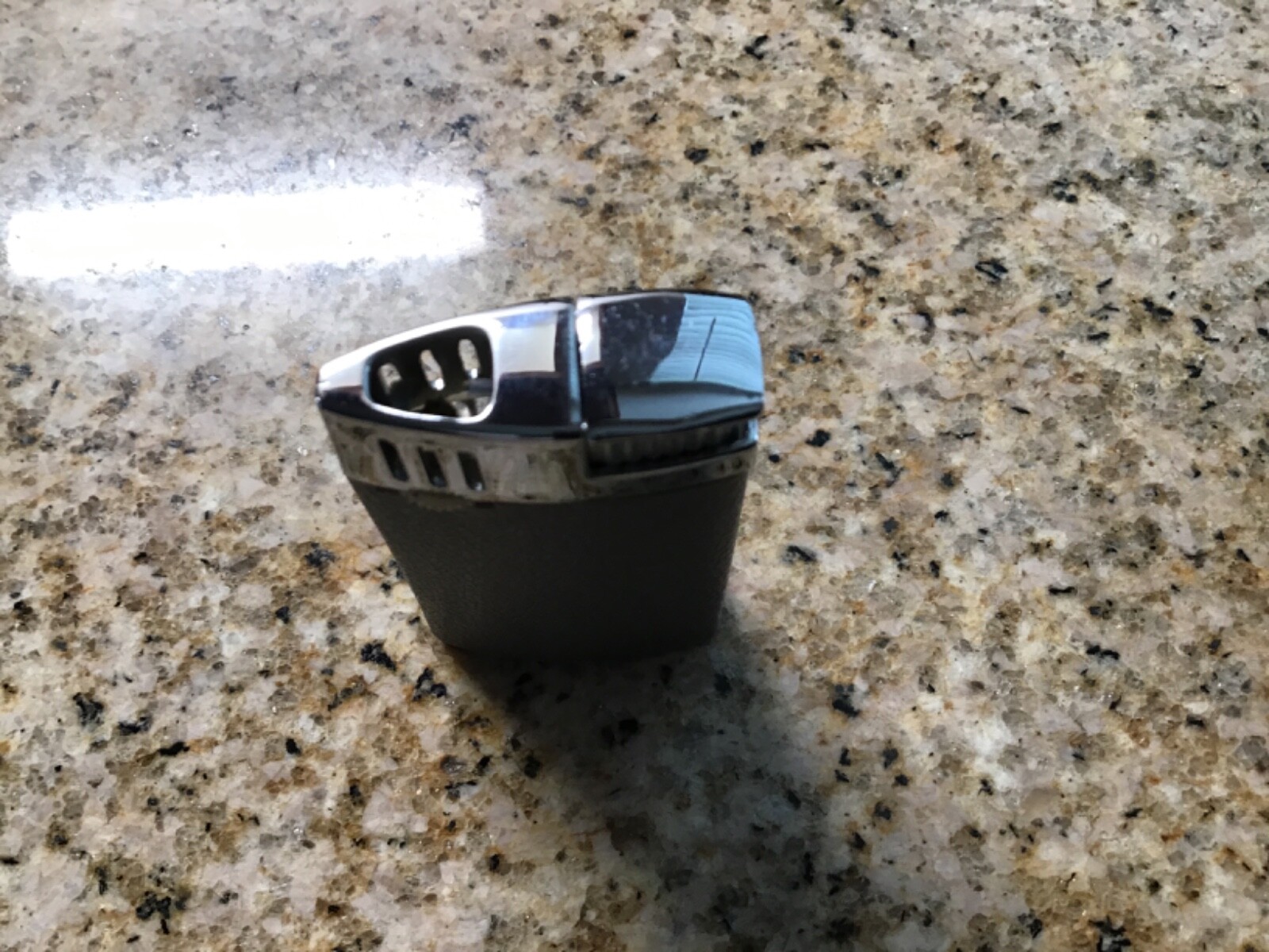 VINTAGE HADSON GAS LIGHTER – GREY 1.5″ TALL (JAPAN)