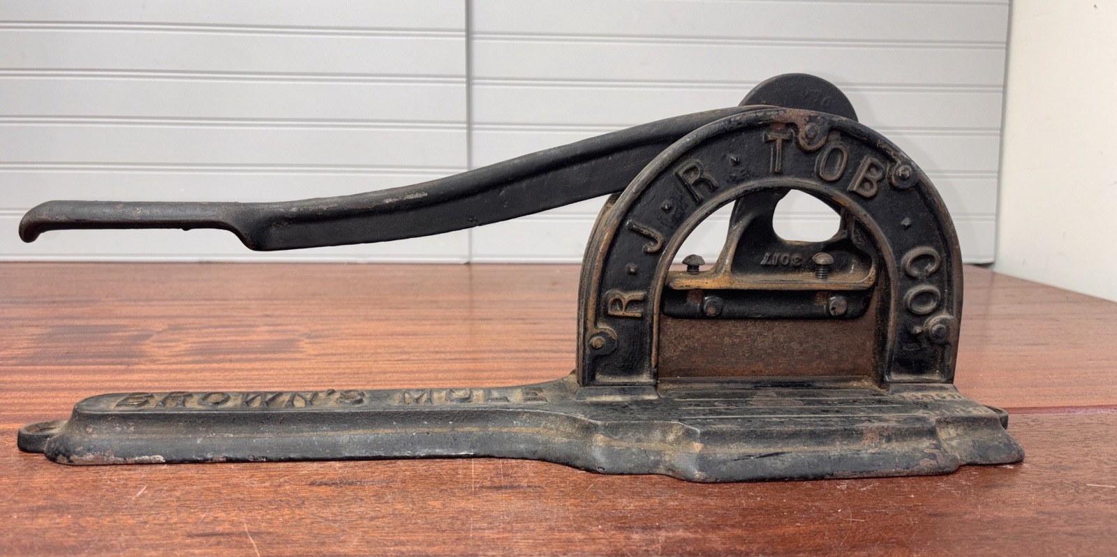 Brown Mule R.J Reynolds Tob Co Chewing Tobacco Plug Cast Iron Cutter Choppers