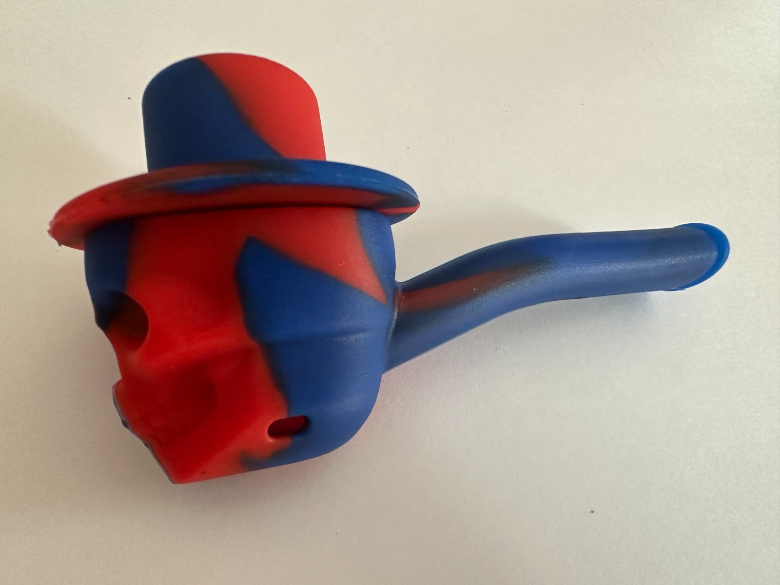 4.5″ Silicone Hand Pipe Skull Design Blue and Red Travel Size