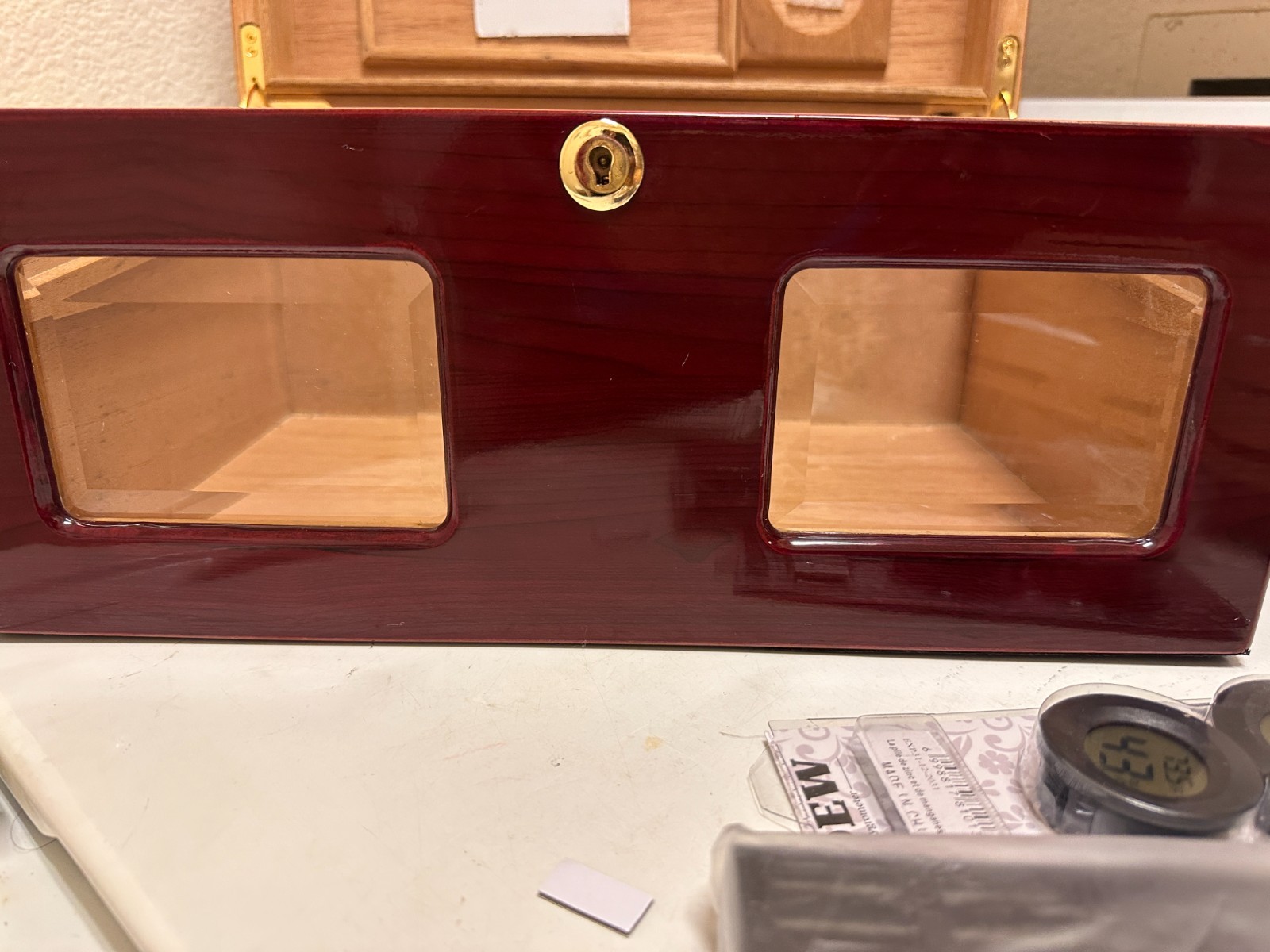 Premium Wooden Glass Top Cigar Humidor Cedar Lined Storage Desktop Display Box