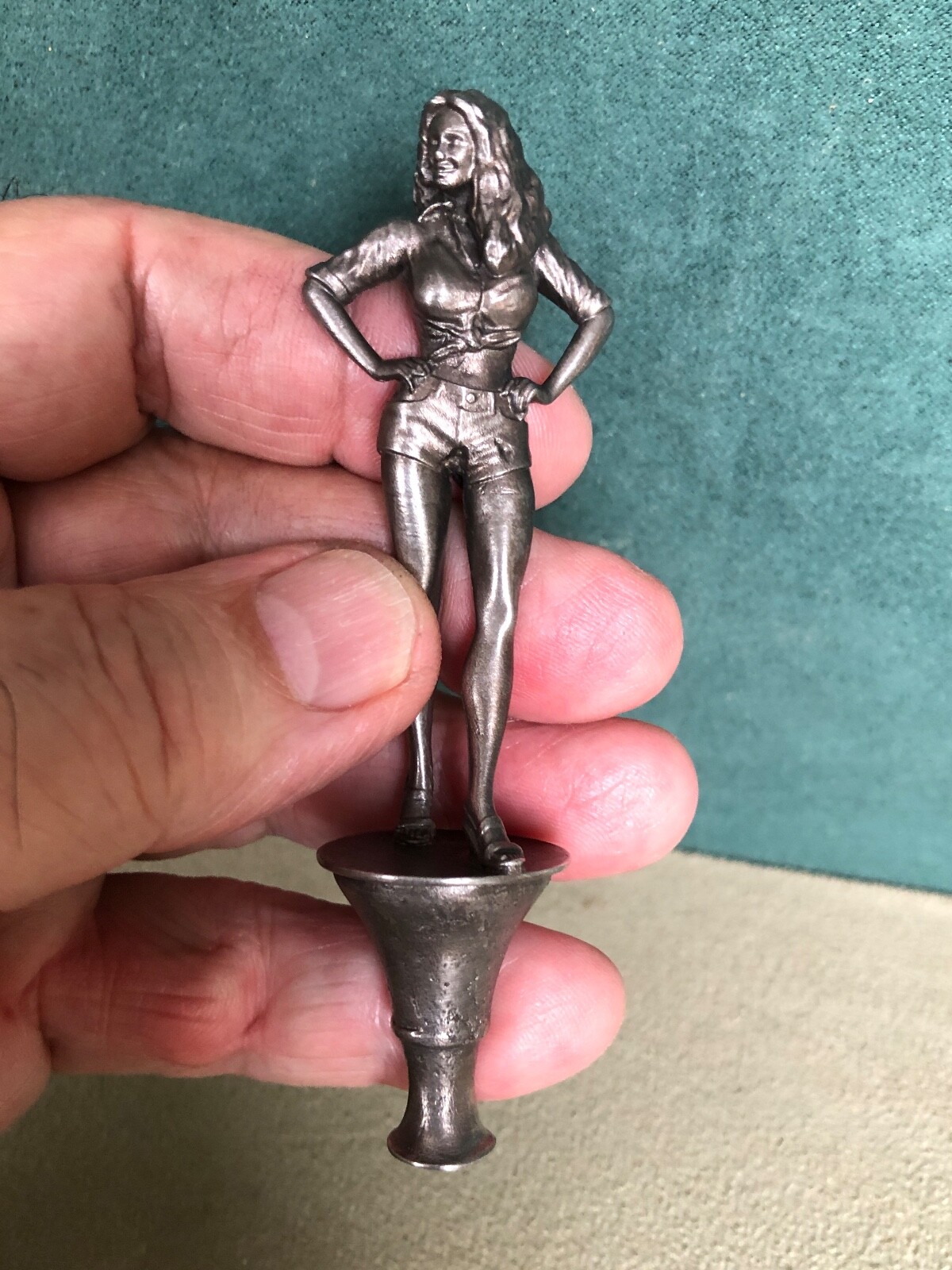 Catherine Bach As Daisy Duke Pipe Tamper , Solid Fine Pewter