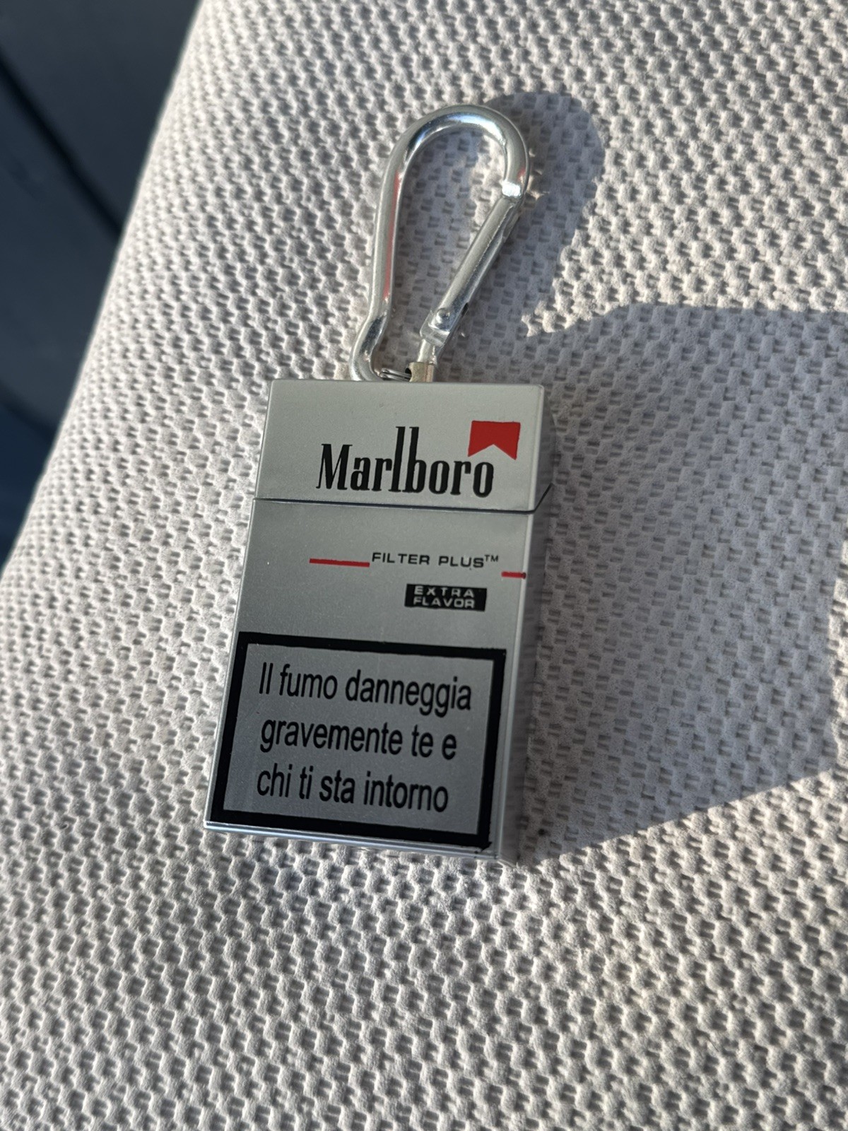Rare Silver Marlboro Portable Ashtray Keychain Cigarette Pack Pocket Clip