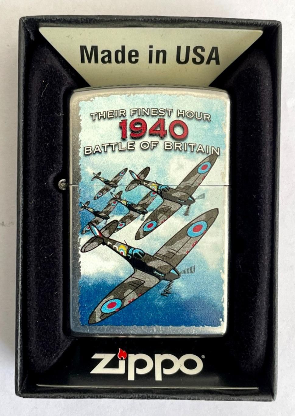 (New) ZIPPO LIGHTER – 2014 BATTLE OF BRITAIN 1940 Street Chrome Boxed UNFIRED