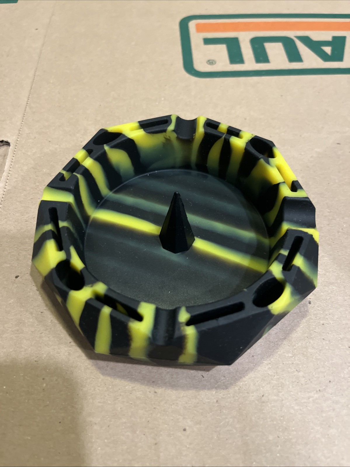 Silicone Geometric Ashtray – Black/yellow- Unbreakable Multipurpose Port