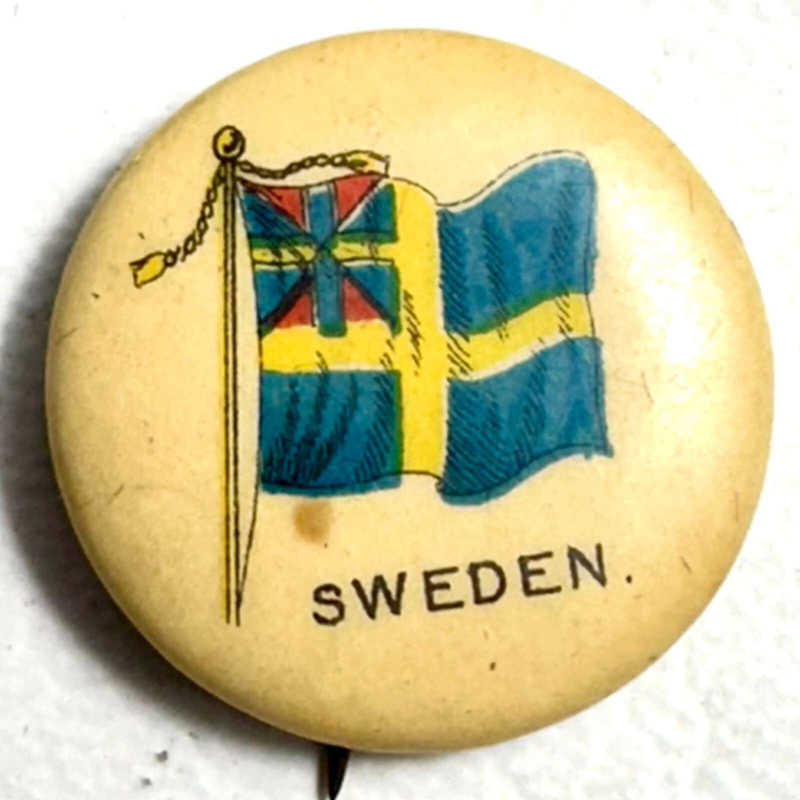 1896 SWEDEN Flag Sweet Caporal 7/8″ Celluloid Advertising Pinback Q162