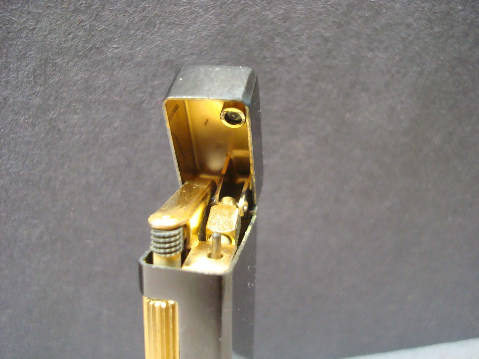 Vtg NOS Colibri Flint Lighter-Gold Accents-Piston Hinge-Vertical etched stripes