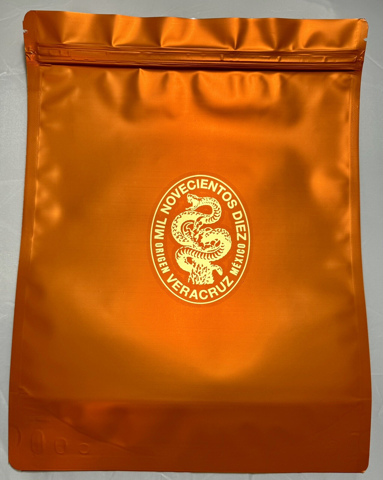 Twenty-Five (25) Casa 1910 Cigar Pouches – Ziplock Tops – Aluminum