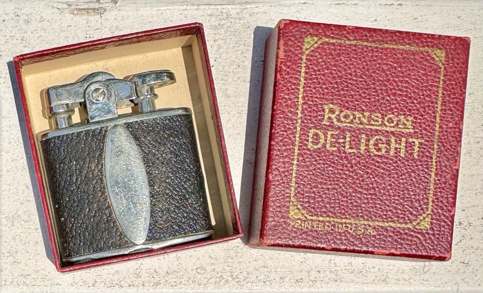 Vtg 1930s Ronson De-Light LIGHTER Cigarette w/ Box BLACK LEATHER