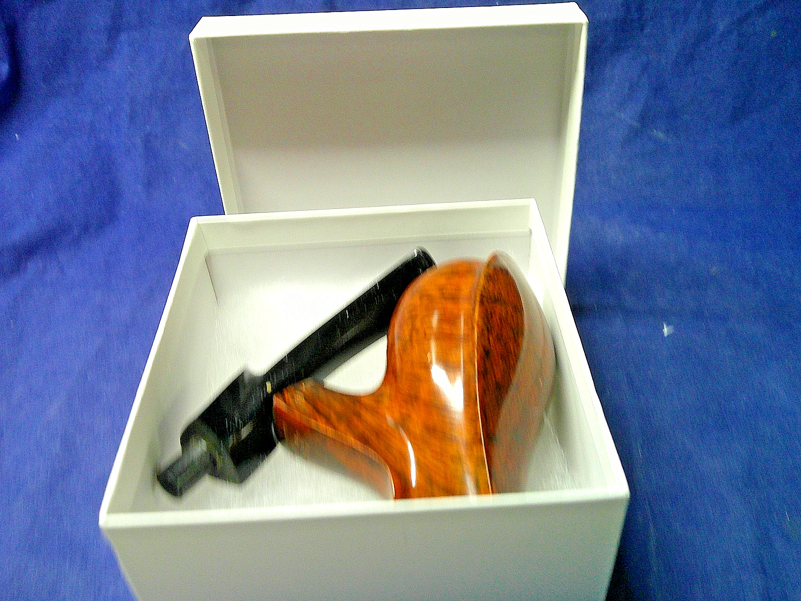 ✔️ NEW HS STUDIO FREEHAND BRIAR PIPE, MAPLE STAND, GIFT BOX, ONE OF A KIND -A
