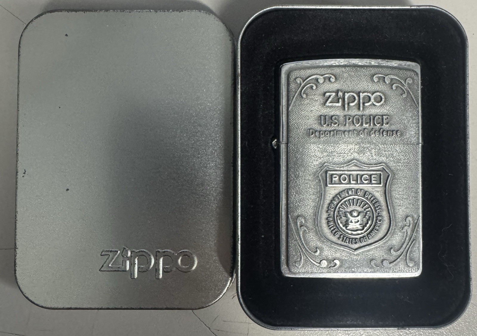 ZIPPO 2000 U.S. POLICE LOGO EMBLEM BRUSHED CHROME LIGHTER UNFIRED IN BOX D585