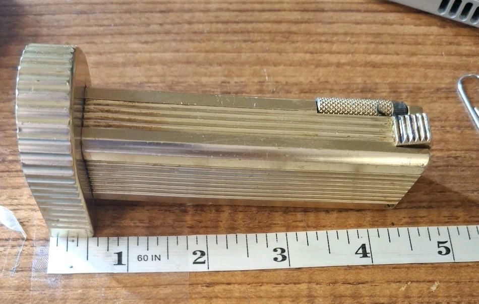 VINTAGE CYGNUS GoldTone Flip Top Skyscraper 4.25″ ArtDeco TableLighter, Japanese