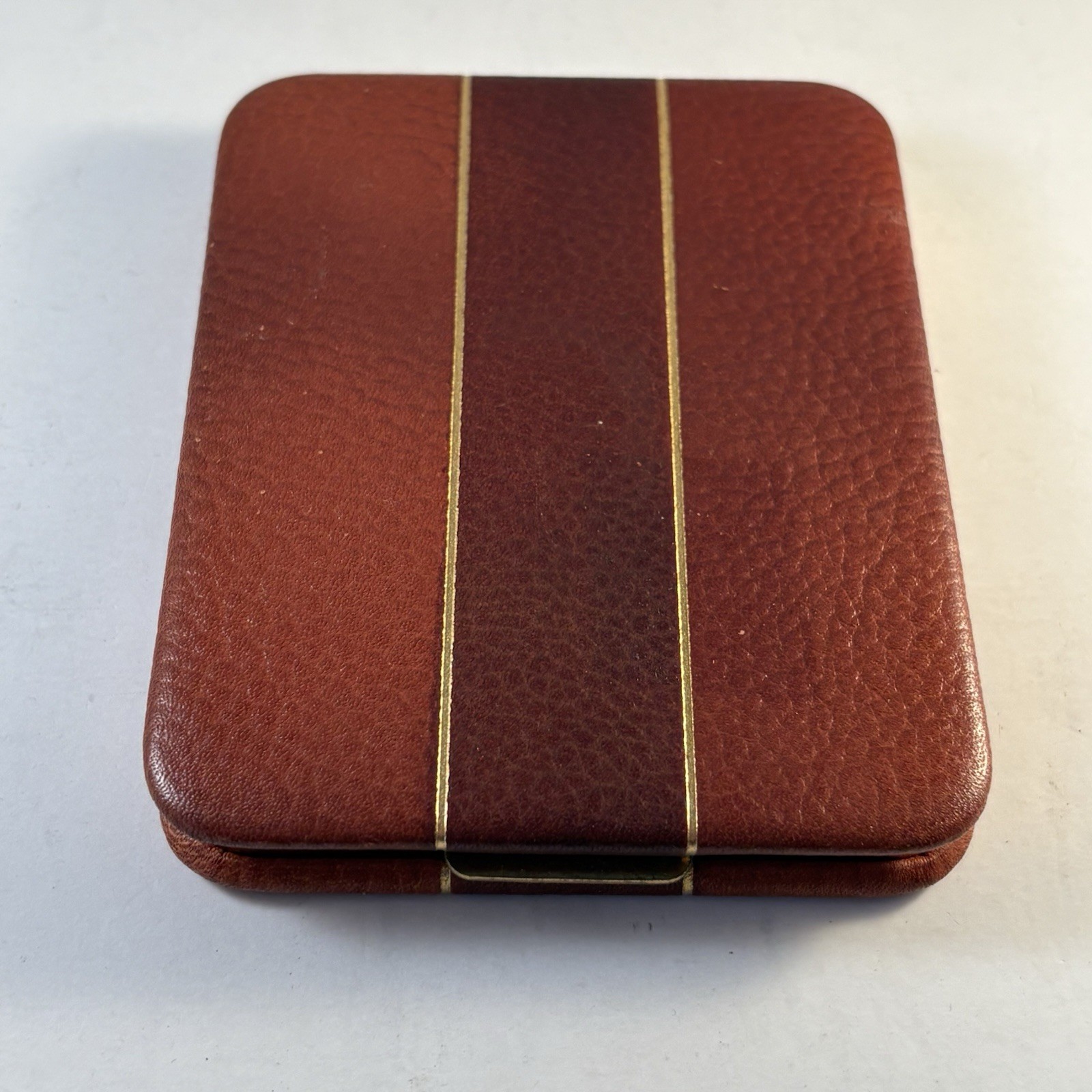 Vtg Kemper-Thomas Co. Leather Cigarette Case Clamshell Brown Double Sided Clasp