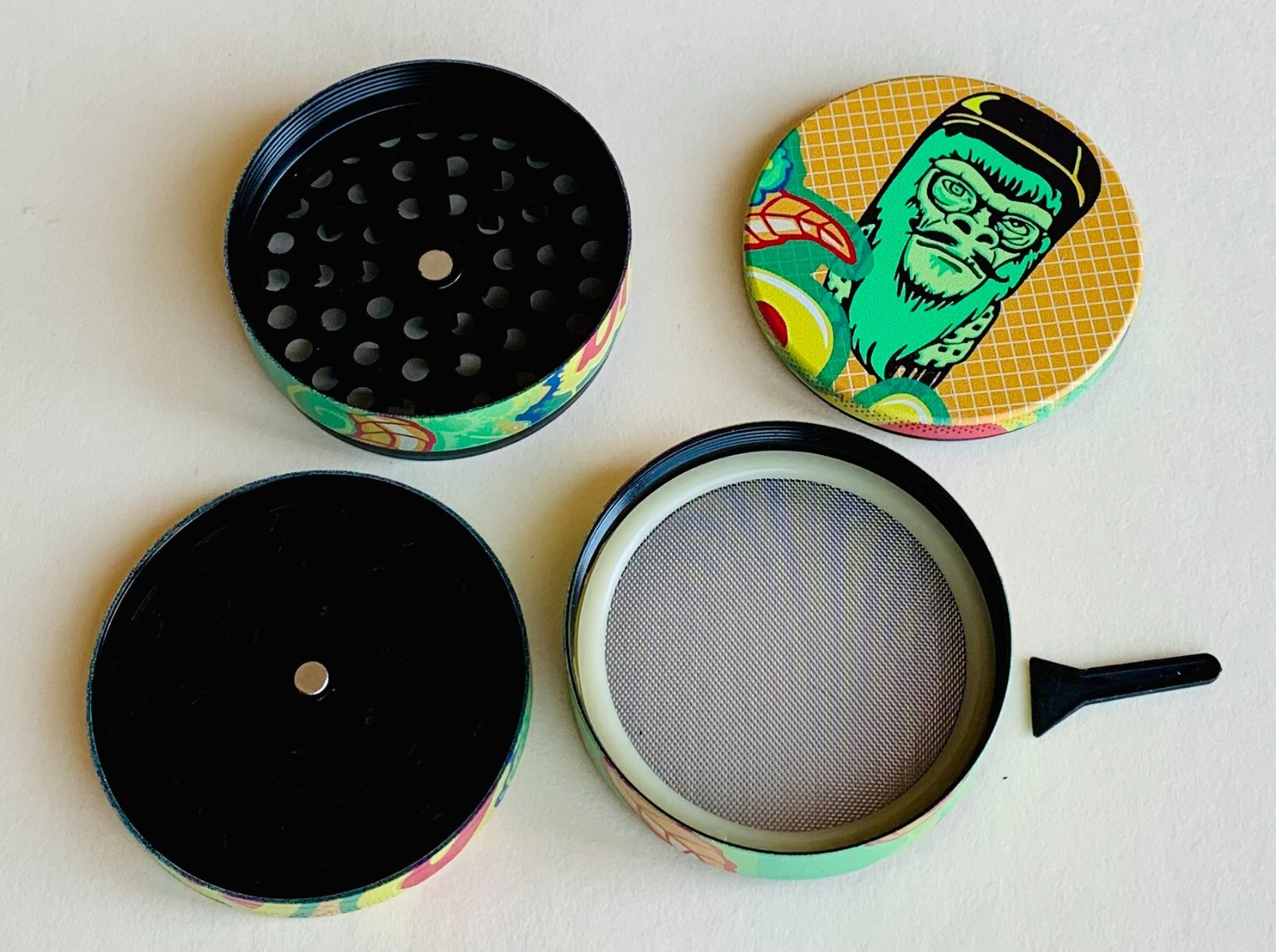 62 mm 4 Parts Gorilla Strain Metal Tobacco Herb Spice Grinder