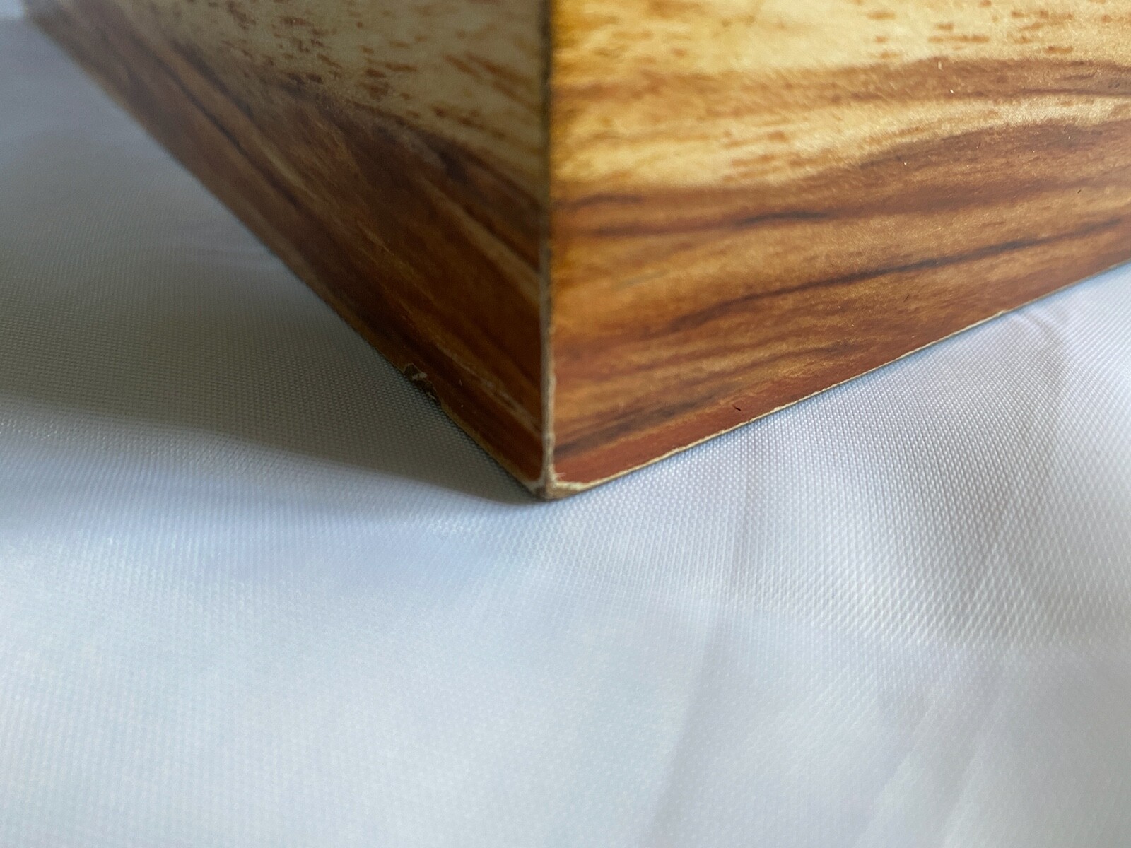 Quality Importers Burled Wood Finish Humidor – 25-50 count (Stock Unit B) – New
