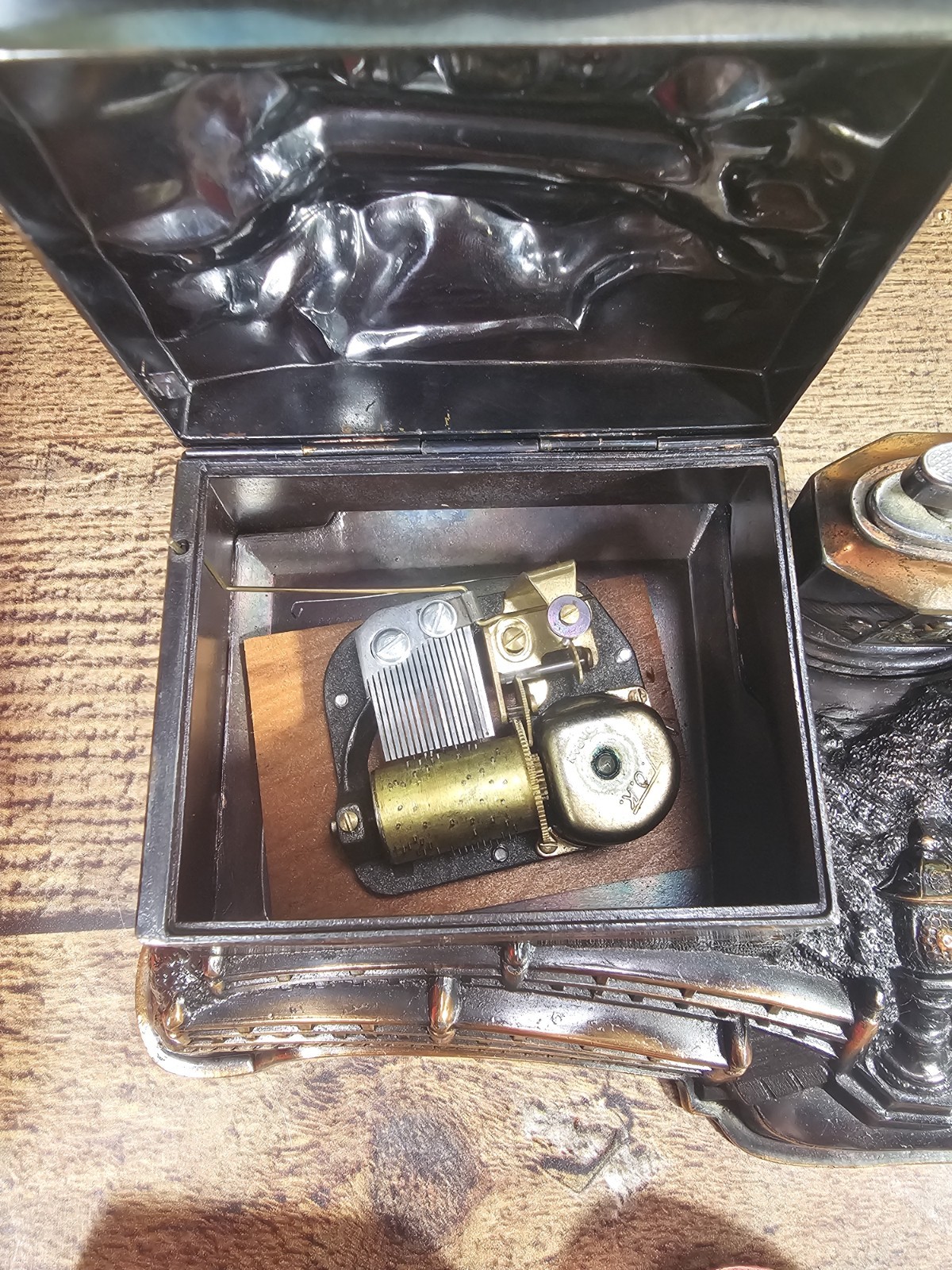 VTG Japanese Metal Tabletop Smoking Set Music Box(works) Lighter Ashtray…