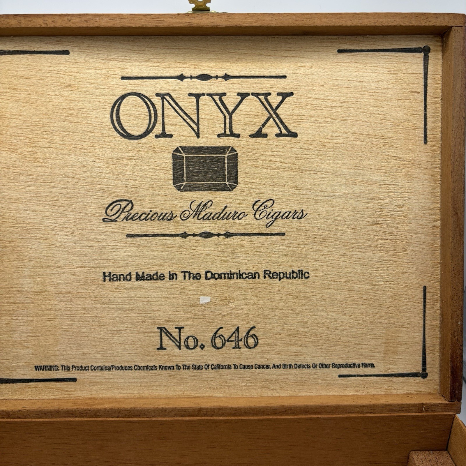 Onyx No. 646 Vintage Empty Cigar Wood Box Dominican Republic Dovetail Wooden